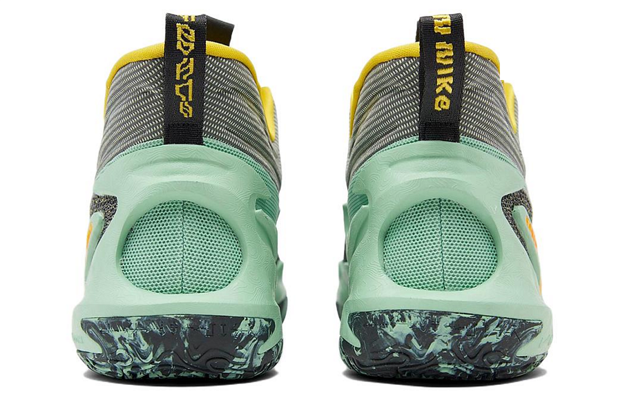 Фото № 4 с приближением к товару «‎ Nike Cosmic Unity 2 Basketball shoes»