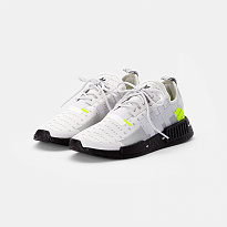 Фото № 2 с приближением к товару «‎Adidas Nmd_r1 »