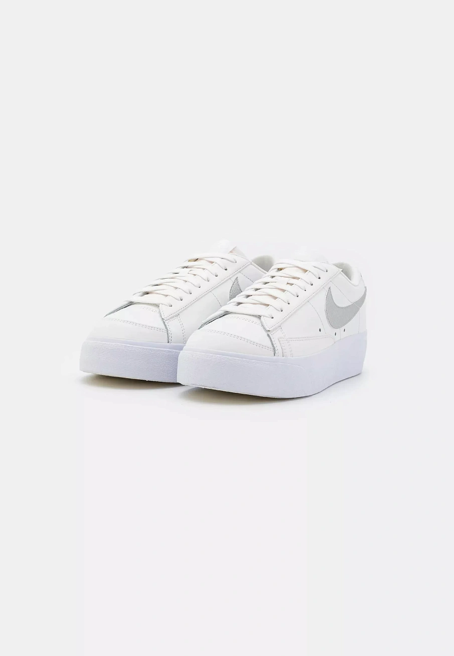 Фото № 4 с приближением к товару «‎W BLAZER LOW PLATFORM ESS»