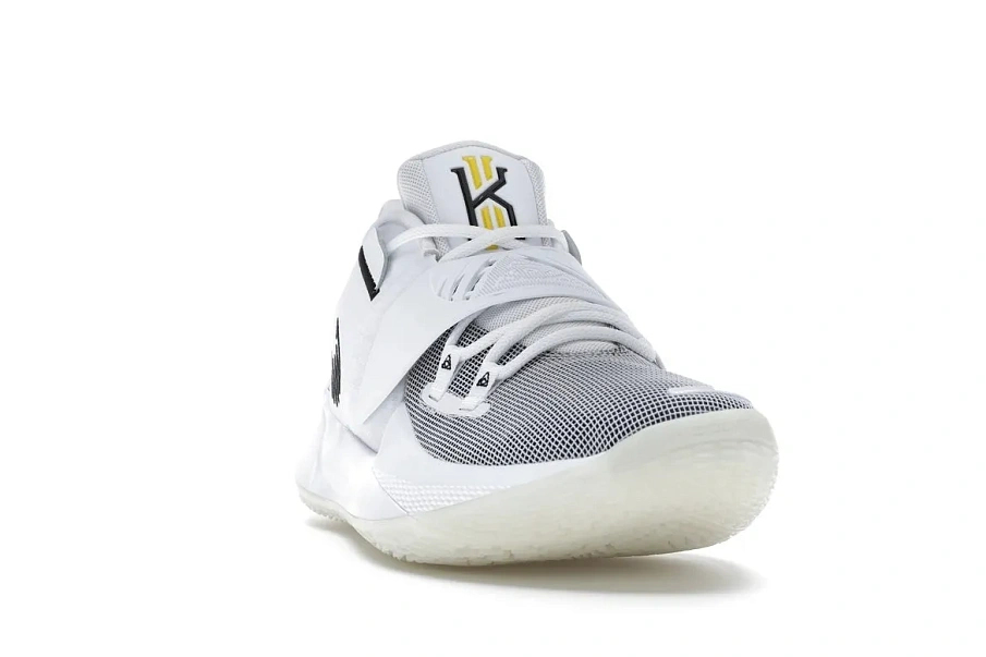 Фото № 3 с приближением к товару «‎Nike Kyrie Low 3 White Black Glow»