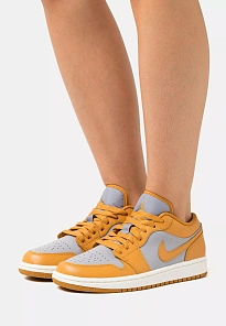 Фото № 1 с приближением к товару «‎AIR JORDAN 1 »
