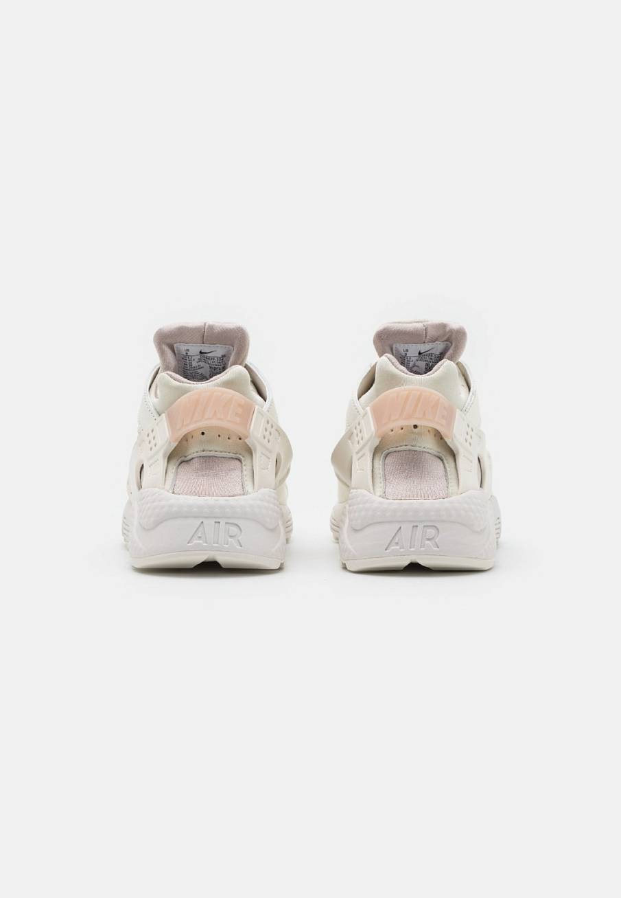 Фото № 2 с приближением к товару «‎Nike Air Huarache »
