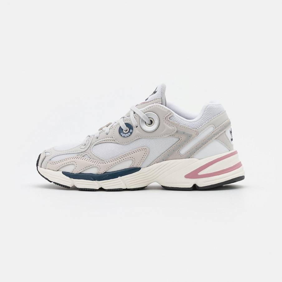 Фото № 1 с приближением к товару «‎Adidas Astir W »
