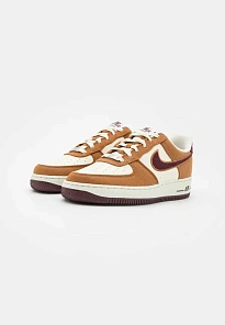 Фото № 4 с приближением к товару «‎AIR FORCE 1 07 LV8»