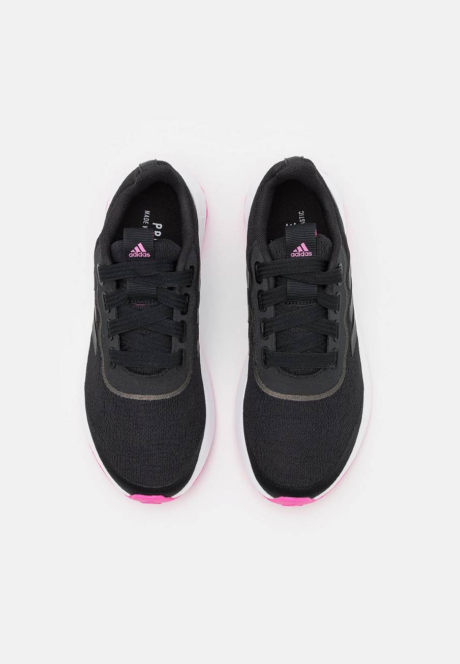 Фото № 4 с приближением к товару «‎Adidas QT Racer»