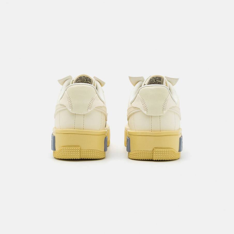 Фото № 3 с приближением к товару «‎Nike W Air Force 1 Fontanka »