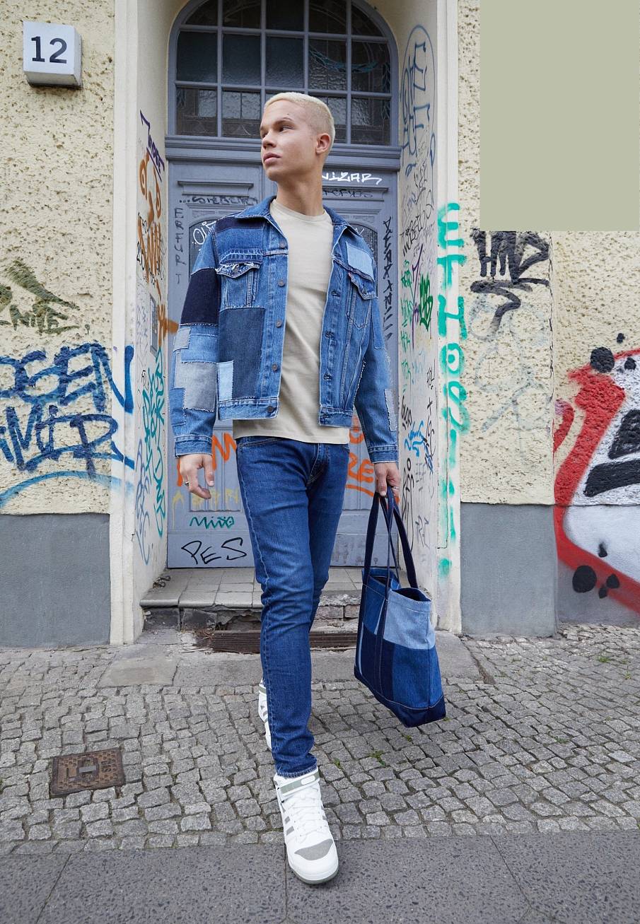 Фото № 2 с приближением к товару «‎Adidas Forum »