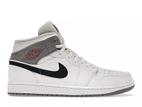 Фото № 1 с приближением к товару «‎Jordan 1 Mid Paris White»