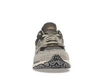 Фото № 2 с приближением к товару «‎New Balance 2002R»