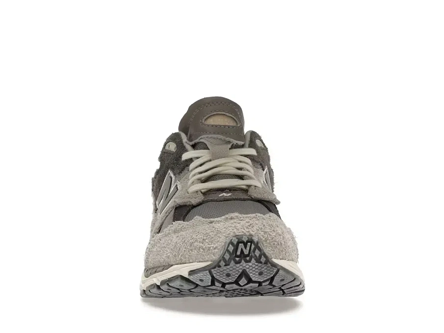 Фото № 2 с приближением к товару «‎New Balance 2002R»