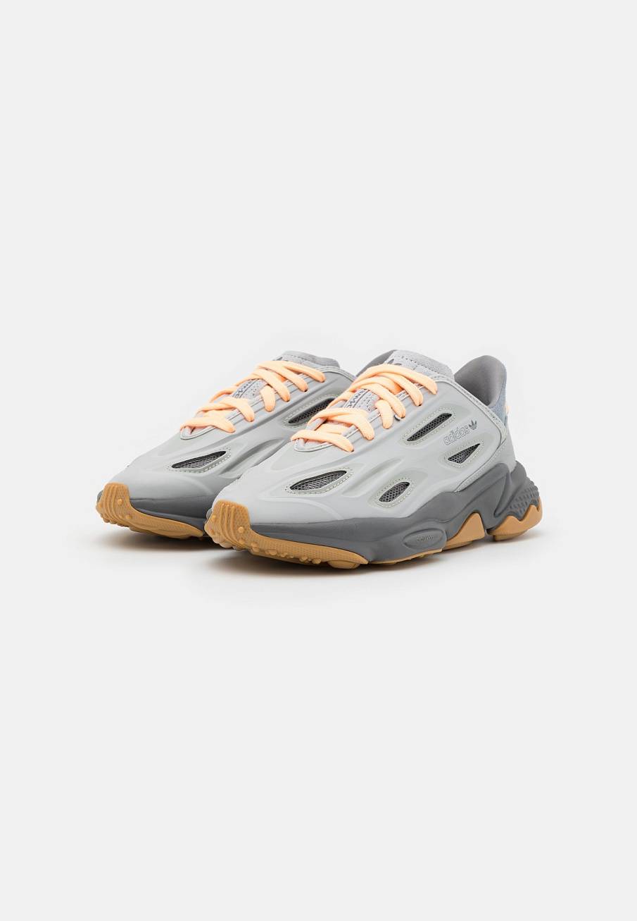 Фото № 4 с приближением к товару «‎Adidas Ozweego Celox »