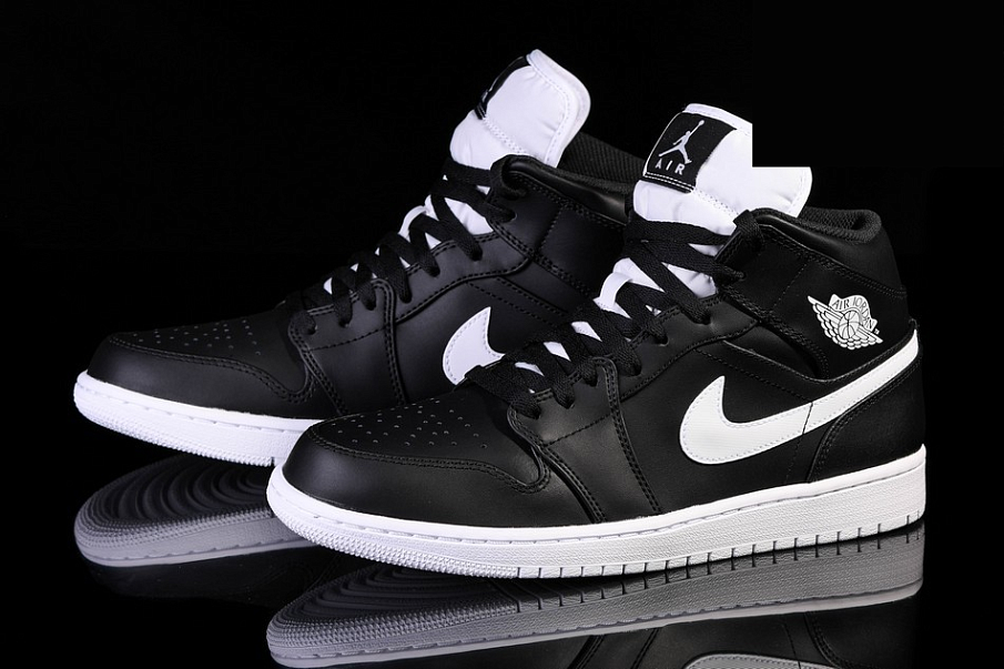 Фото № 3 с приближением к товару «‎Nike Air Jordan 1 Retro »