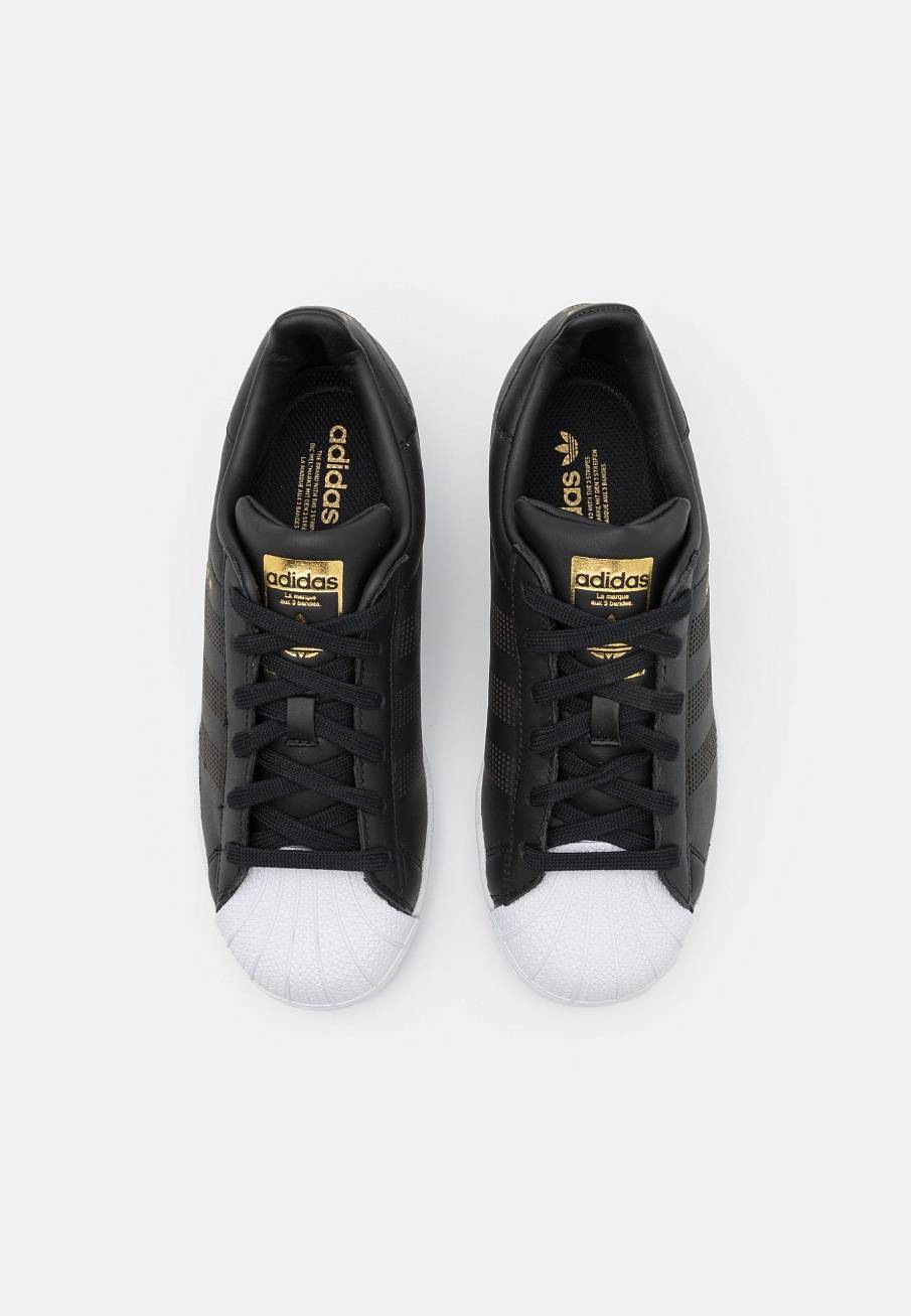 Фото № 4 с приближением к товару «‎Adidas Superstar »