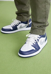 Фото № 2 с приближением к товару «‎AIR JORDAN 1 LOW»