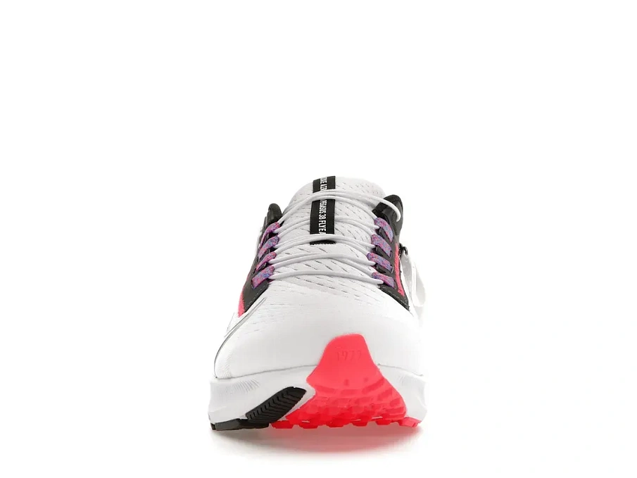 Фото № 2 с приближением к товару «‎Nike Air Zoom Pegasus 38 Flyease White Metallic Silver  (Wide)»