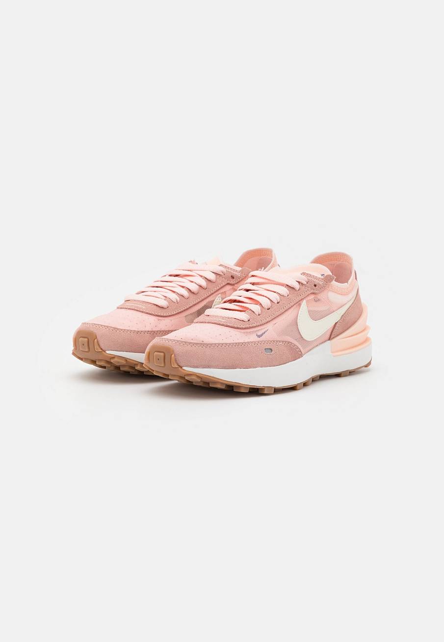 Фото № 3 с приближением к товару «‎Nike Waffle One »