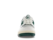 Фото № 2 с приближением к товару «‎New Balance 550»