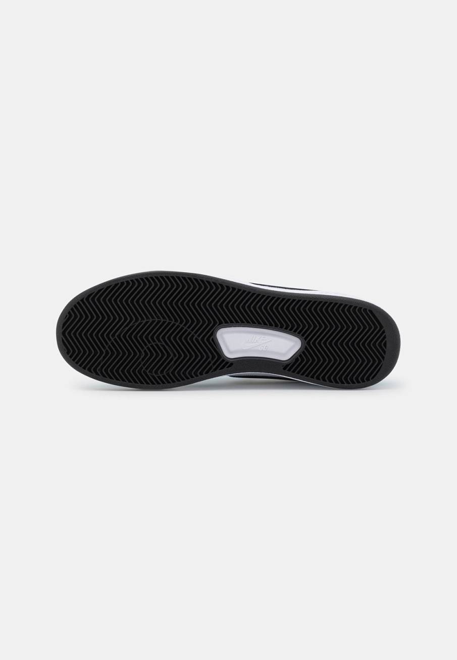 Фото № 4 с приближением к товару «‎Nike Adversary Premium »