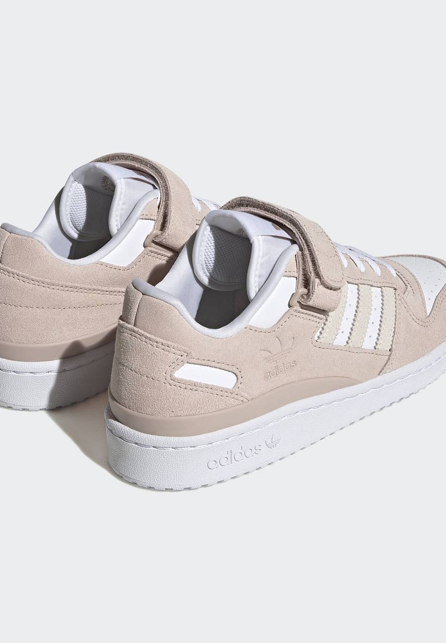 Фото № 4 с приближением к товару «‎Adidas Forum »