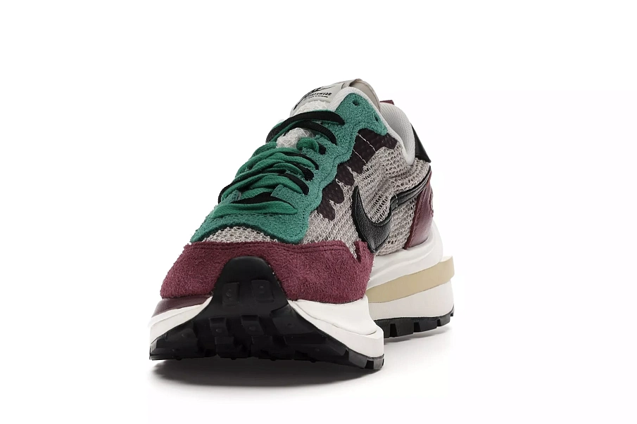 Фото № 2 с приближением к товару «‎Nike Vaporwaffle sacai Villain Red Neptune Green»