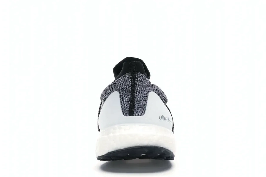 Фото № 4 с приближением к товару «‎adidas Ultra Boost Laceless Oreo»