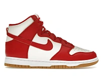 Фото № 1 с приближением к товару «‎Nike Dunk High»