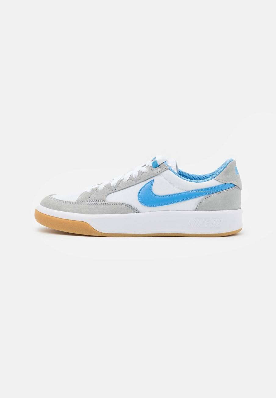 Фото № 1 с приближением к товару «‎Nike Adversary Premium »