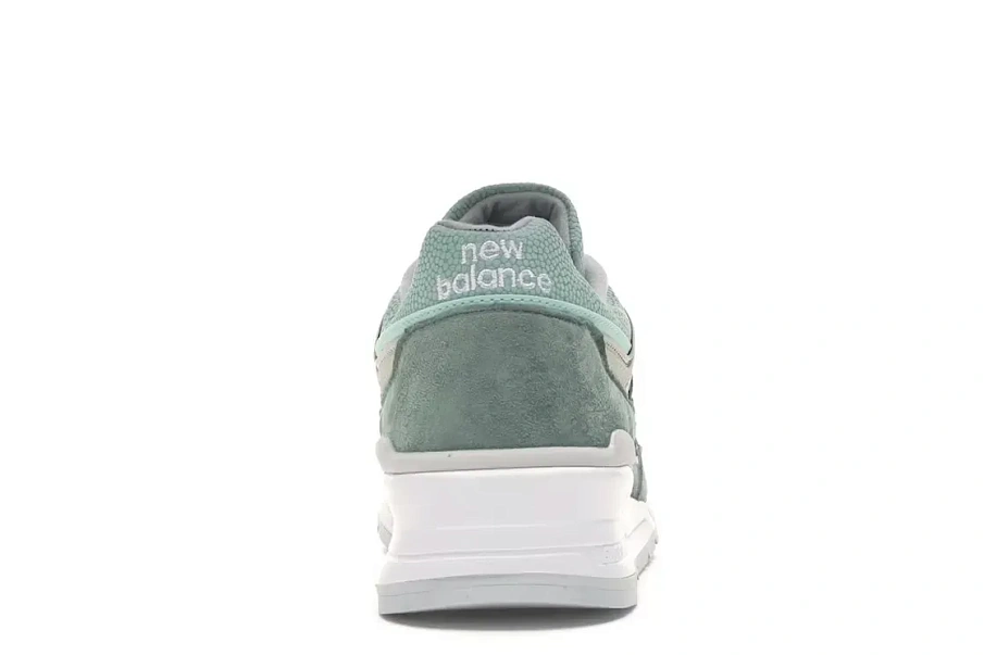 Фото № 4 с приближением к товару «‎New Balance 997»