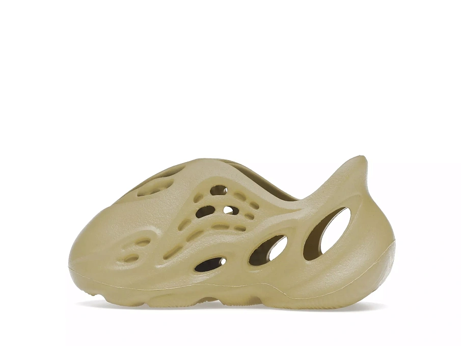 Фото № 3 с приближением к товару «‎adidas Yeezy Foam RNNR Sulfur (Infants)»