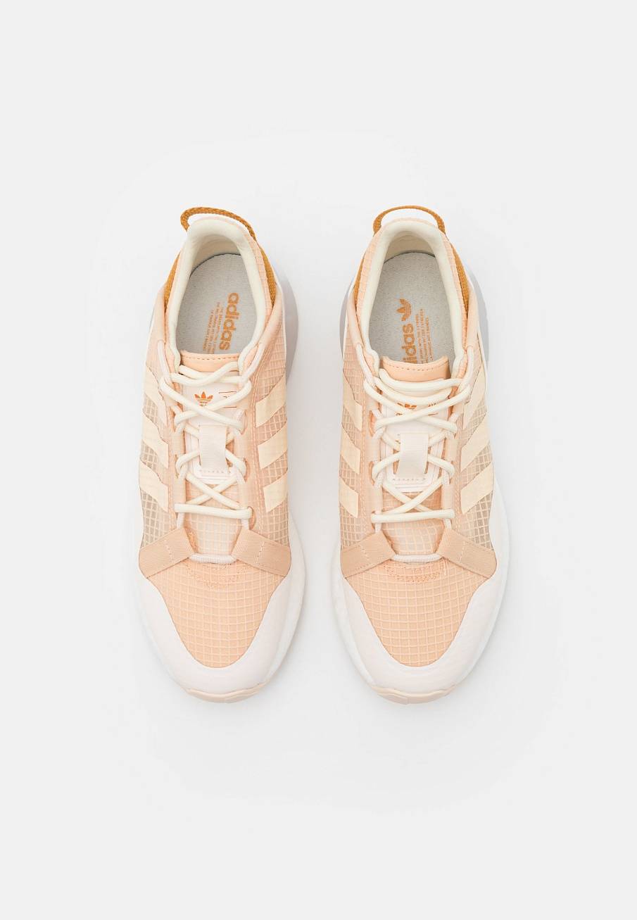 Фото № 5 с приближением к товару «‎Adidas ZX 2K Boost Pure »