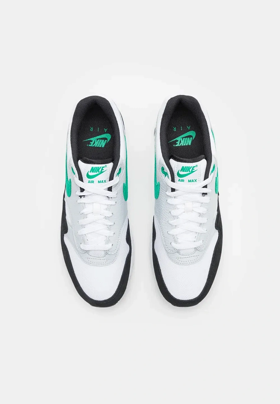 Фото № 4 с приближением к товару «‎AIR MAX 1»