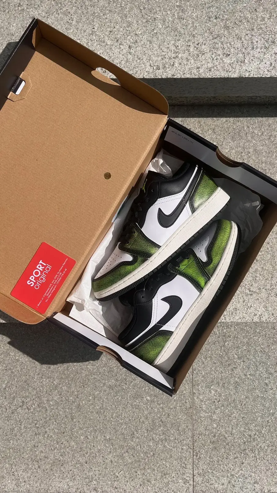 Фото № 4 с приближением к товару «‎Air Jordan 1 Low (DO8244-003)»