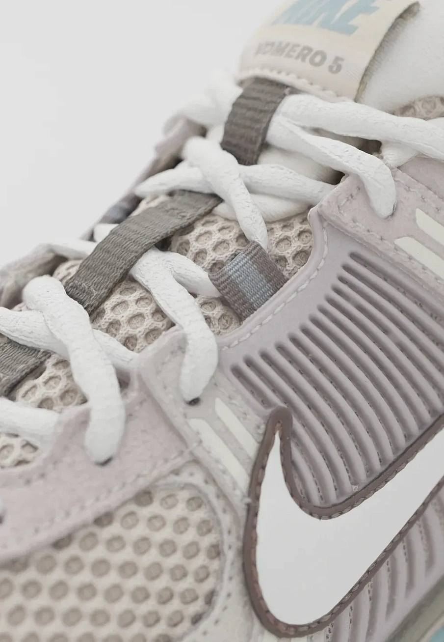 Фото № 3 с приближением к товару «‎ZOOM VOMERO 5 SE UNISEX»