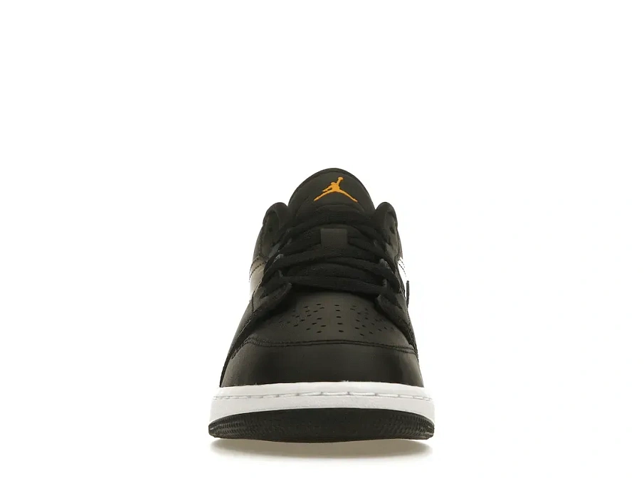 Фото № 2 с приближением к товару «‎Jordan 1 Low Hologram »