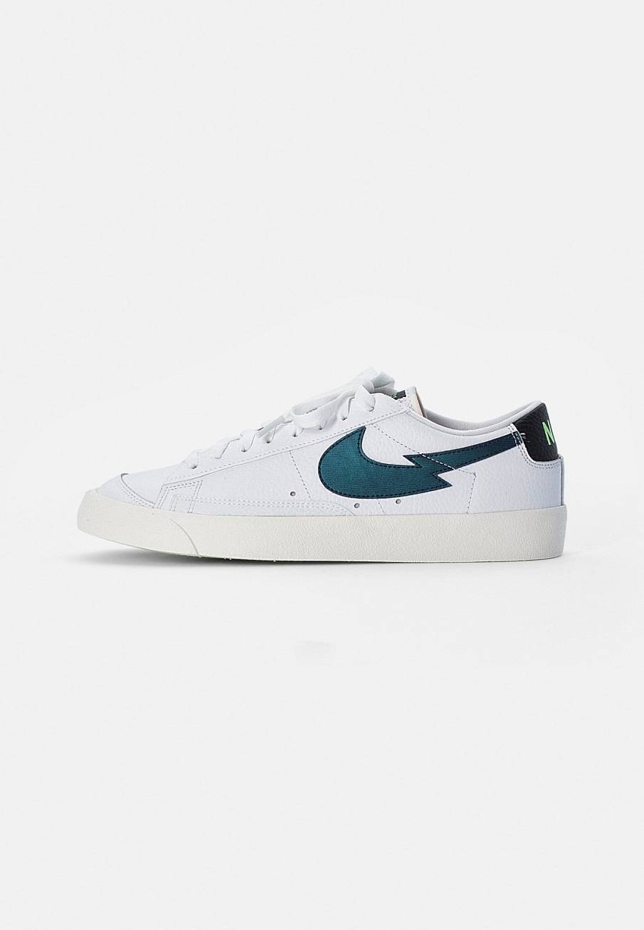 Фото № 1 с приближением к товару «‎Nike Blazer »