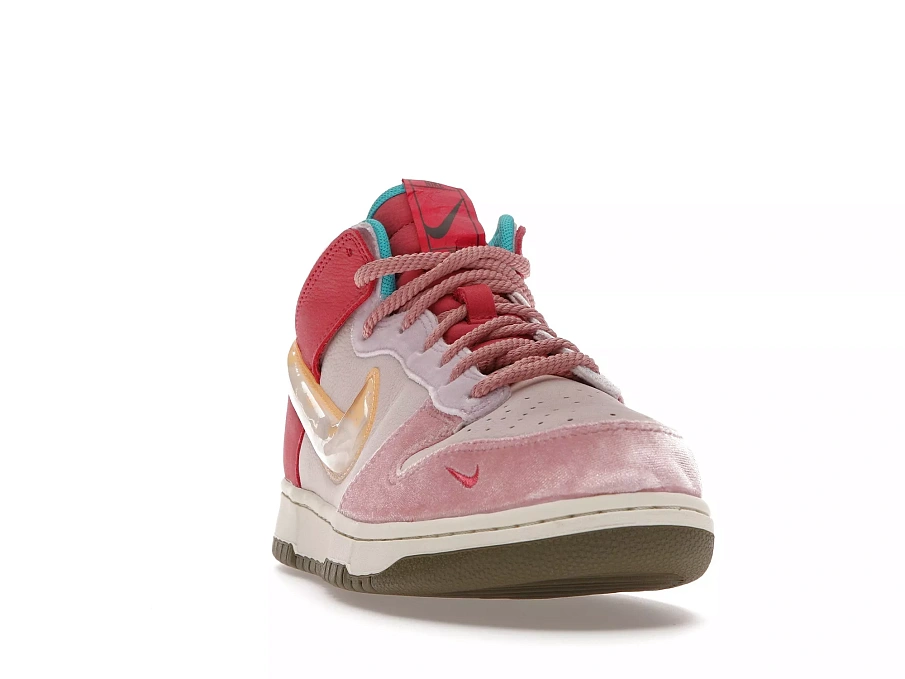 Фото № 1 с приближением к товару «‎Nike Dunk Mid Social Status Free Lunch Strawberry Milk»
