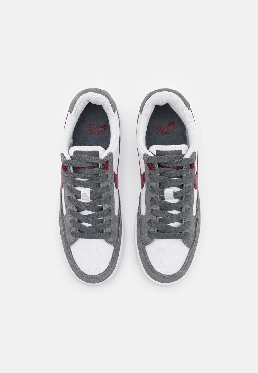 Фото № 3 с приближением к товару «‎Nike Adversary »