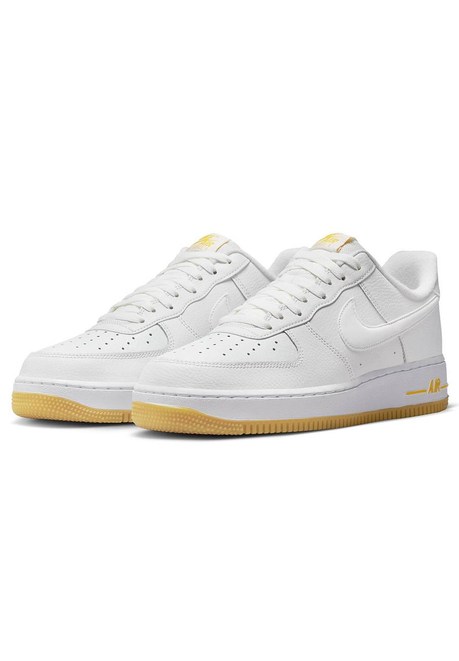 Фото № 2 с приближением к товару «‎Nike Air Force 1 ’07 »