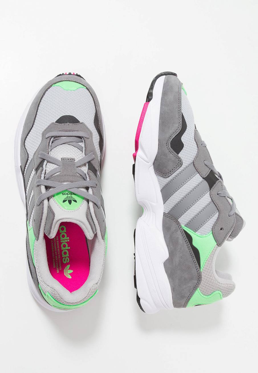 Фото № 2 с приближением к товару «‎Adidas Yung-96 »