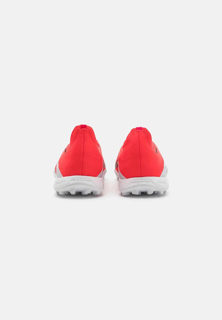 Фото № 3 с приближением к товару «‎PREDATOR LEAGUE LACELESS TURF»
