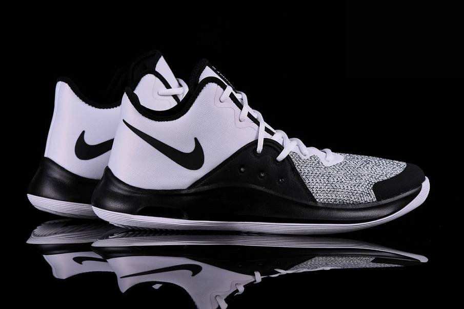 Фото № 4 с приближением к товару «‎Nike Air Versitile Iii»