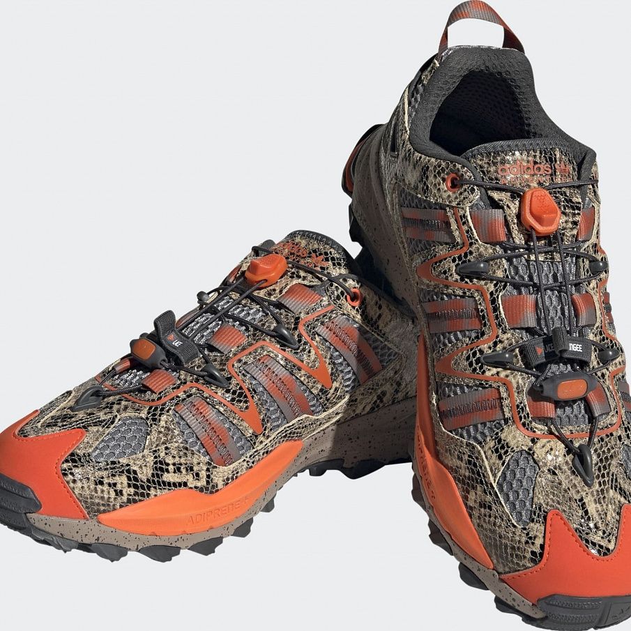 Фото № 2 с приближением к товару «‎Adidas Hyperturf »