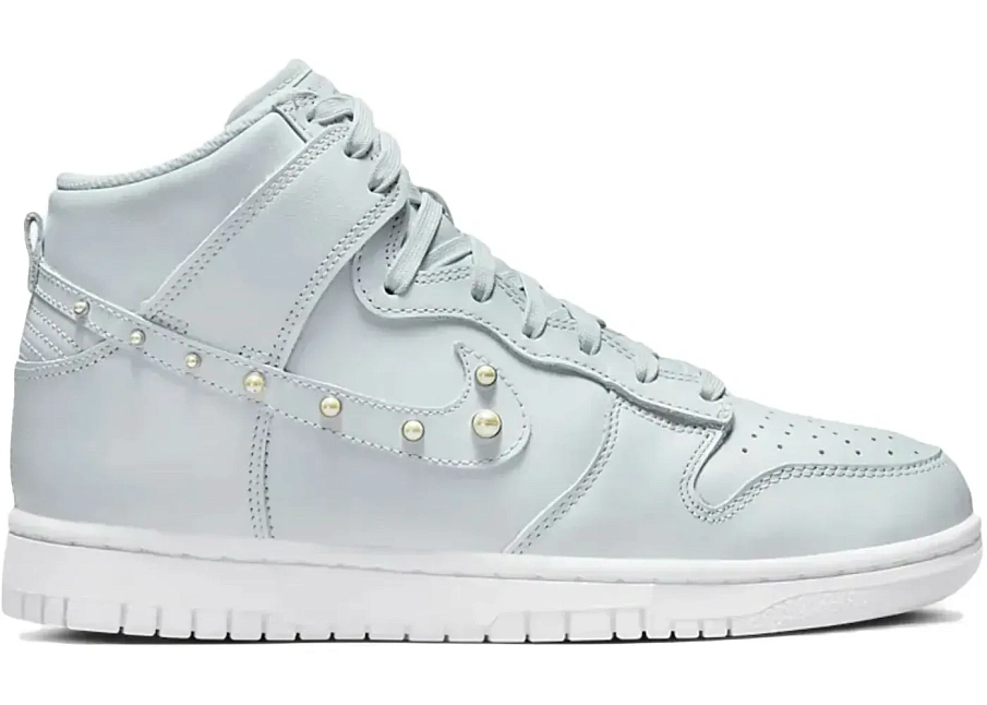 Фото № 1 с приближением к товару «‎Nike Dunk High SE Pearl Pure Platinum »