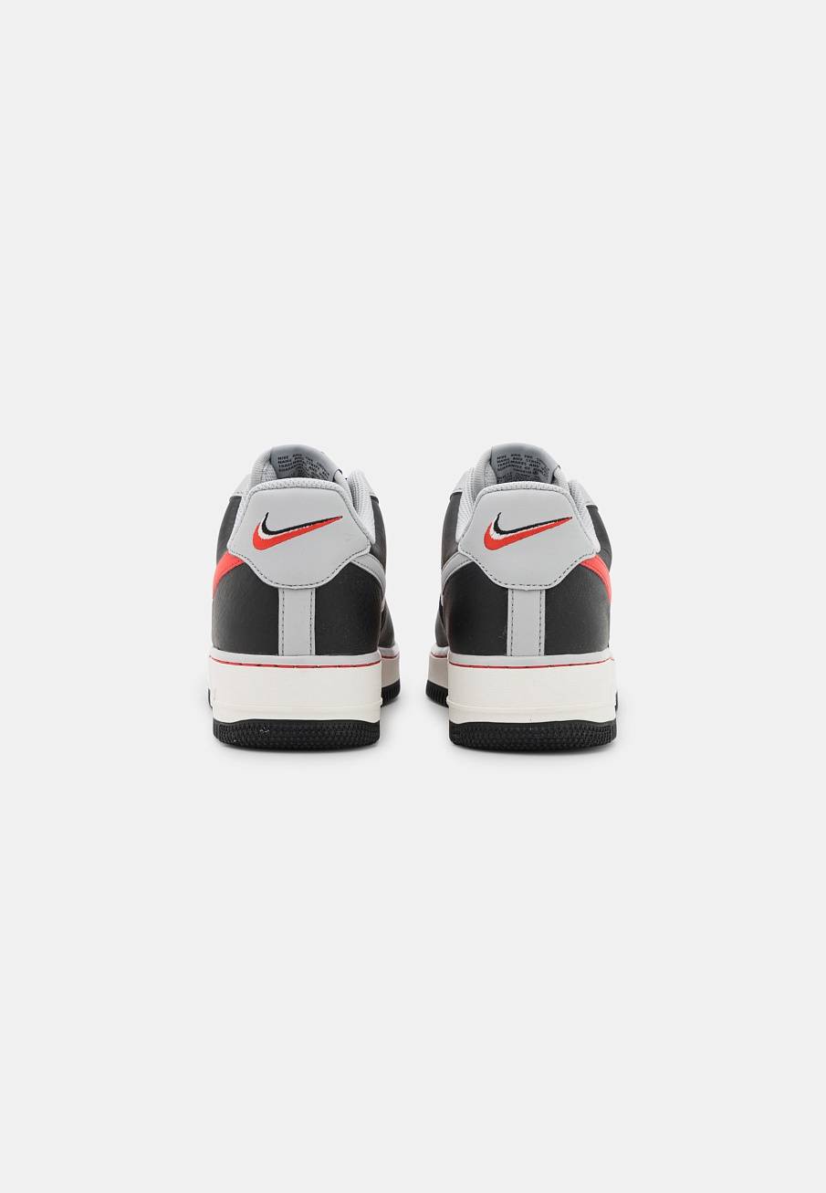 Фото № 3 с приближением к товару «‎Nike Air Force 1 ’07 Lv8 Emb »