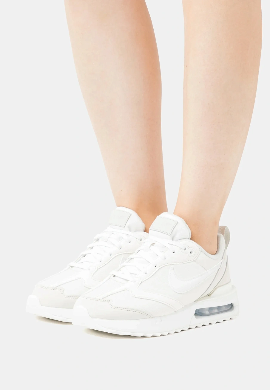 Фото № 1 с приближением к товару «‎Кроссовки Nike SPNI111A14C-O11-N»