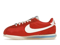 Фото № 3 с приближением к товару «‎Nike Cortez»