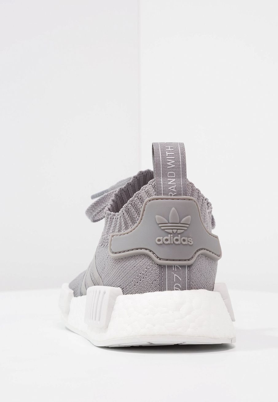 Фото № 5 с приближением к товару «‎Adidas Nmd_r1 PK »