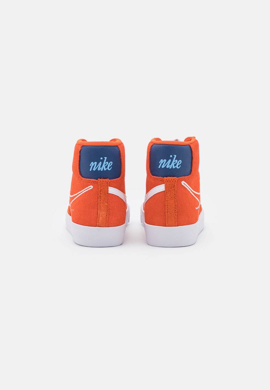 Фото № 3 с приближением к товару «‎Nike Blazer ’77 »