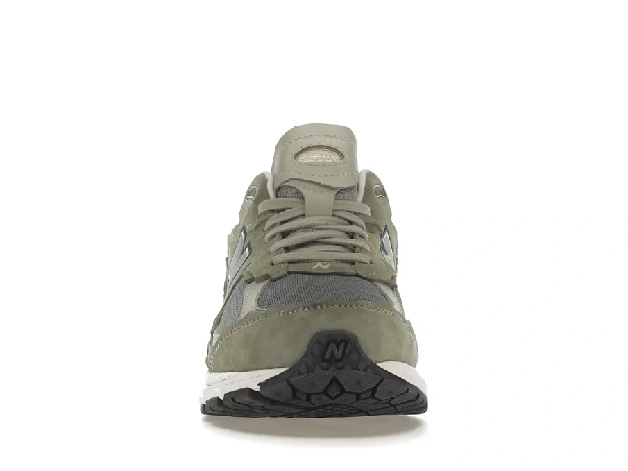 Фото № 2 с приближением к товару «‎New Balance 2002R»