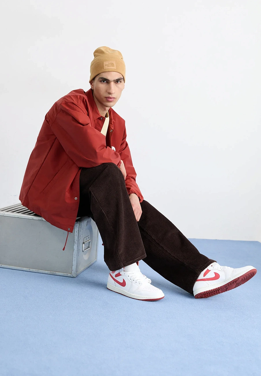 Фото № 3 с приближением к товару «‎AIR JORDAN 1 MID SE»